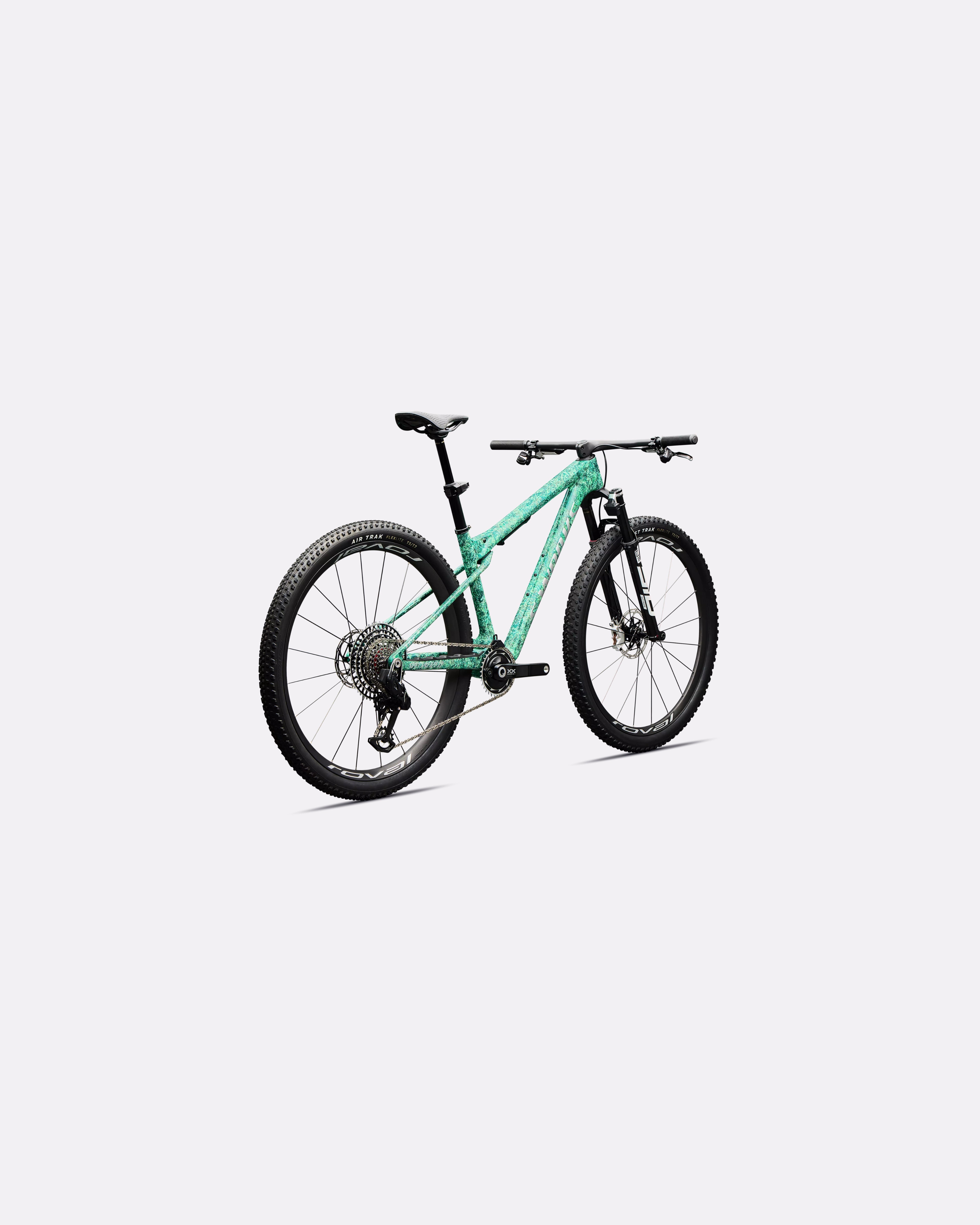 S-Works Epic World Cup - studio view 3