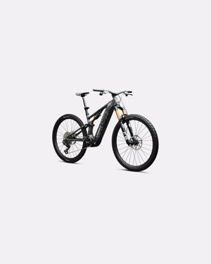 S-Works Turbo Levo R - studio view 2